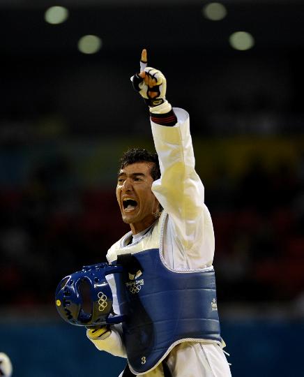 图文-奥运跆拳道男子58公斤级决赛 佩雷斯庆祝胜利