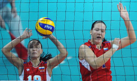 图文-奥运会女子排球小组赛 俄罗斯队拦网不利