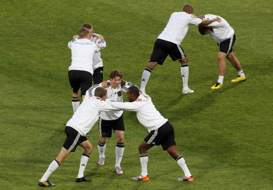 图文-德国队训练备战世界杯 队员身体素质训练