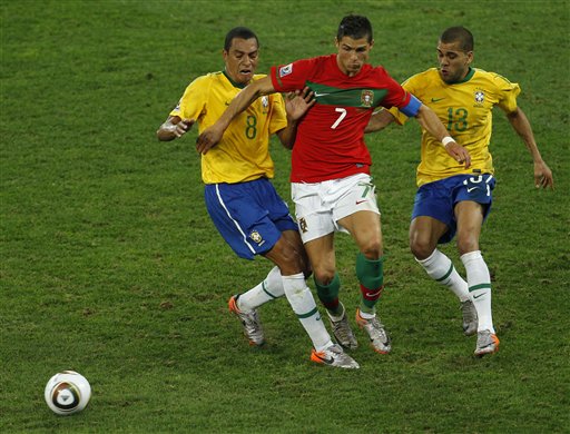 图文-[小组赛]葡萄牙0-0巴西 关门防守C罗_图片