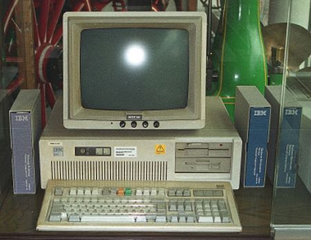 1981年IBM推出第一台个人计算机--286电脑_笔