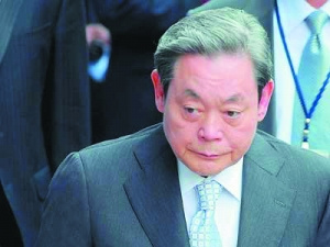 San Xing Ji Tuan Qian Zong Cai Li Jian Xi 。 Li Jianxi of the president before SamSung group.