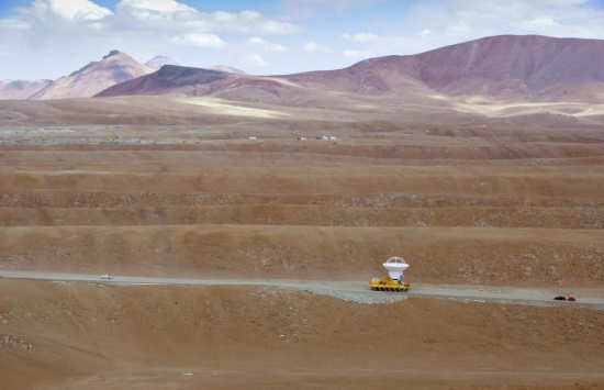 经过17英里（约合27公里）的艰难跋涉，被顺利运至智利安第斯山脉海拔近5000年的查南托尔高原