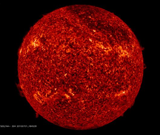 燃烧的太阳(图片来源：SDO/NASA)