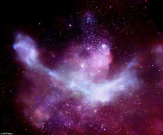 X射线望远镜拍到船底座星云诞生新恒星画面(图