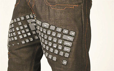 荷兰发明“计算机牛仔裤”可边走边控制电脑(图)