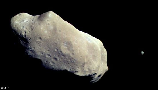 美国宇航局的科学家表示小行星蕴藏着丰富的原材料，能够缓解全球不断增长的自然资源需求