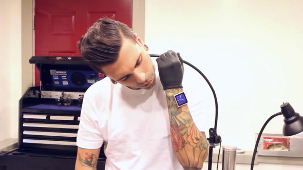 IPod Nano is successful sticky stick on the arm. 