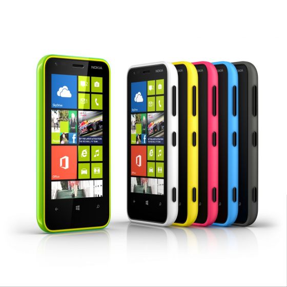 Lumia 620�ṩ���̡���ɫ��Ʒ�졢��ɫ�����̡���ɫ�ͺ�ɫ��ǡ�