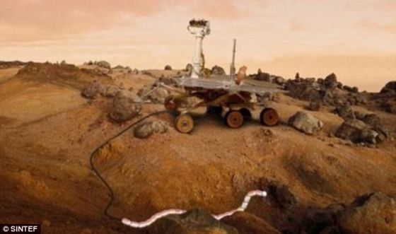 研究小组设想了一种电缆，用于将火星车与机器蛇连接在一起，为机器蛇提供电量，同时进行通讯信号传输。此外，电缆还能扮演火星车拯救者的角色