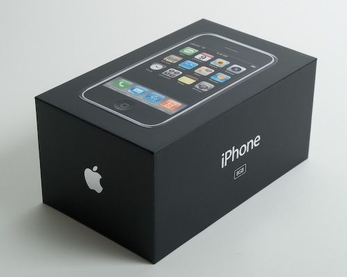 一代iPhone成古董 售价高达1999美元 一代iPhone成古董 售价高达1999美元