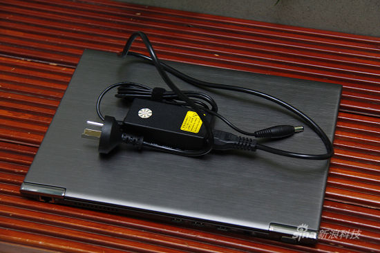 ֥Z830