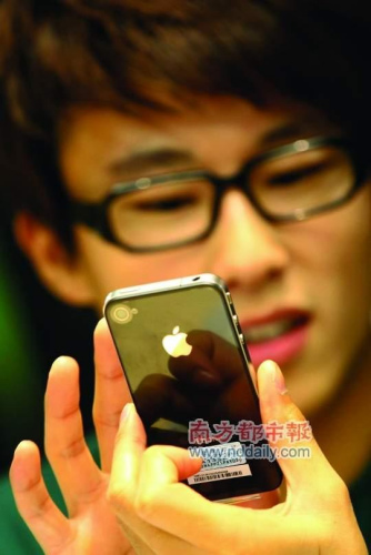 科技时代_联通苹果独卖权明年初到期 CDMA版iPhone渐浮