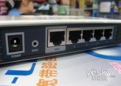 升级不升价 TP-LINK TL-R402+路由器仅75元_