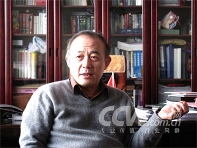 门外汉实施集中管控:战略大胆战术谨慎_商用