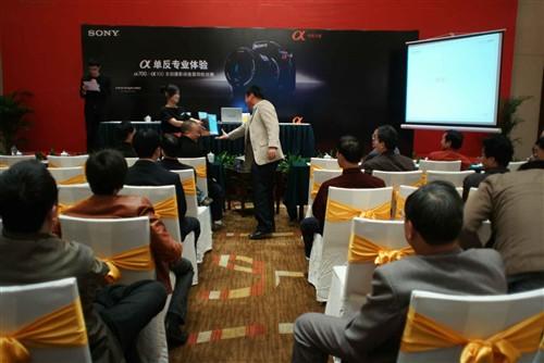 ����Ѳչ��4�֦���Ӱ����:����վ����