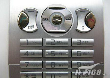 Walkman������������������ֻ��Ա�
