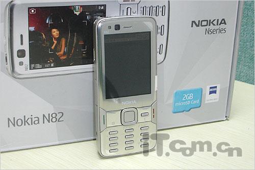 500万像素诺基亚全能N82改版售3900