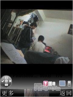 ��ý�����Ħ��UIQ���ܻ����»�Z8����(5)