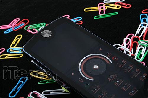 �������ֽ���Ħ�г���ʱ���ֻ�E8ͼ��