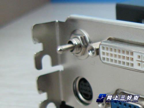 ��������и��Զ�����ɫ9600GT�Կ�����(6)