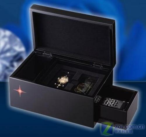 14颗钻石装点东芝815T推出3万元至尊版