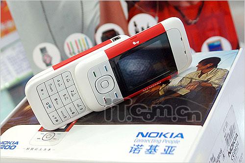 送1GB存储卡诺基亚滑盖音乐5200卖980