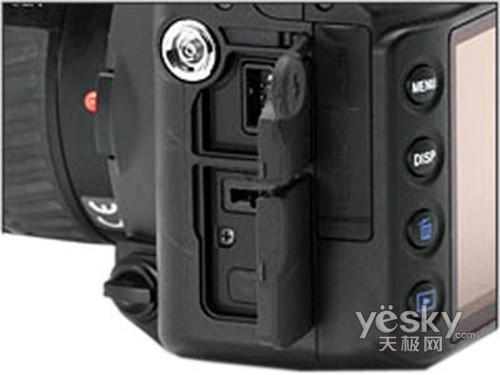 玩转中端单反索尼α700送2G卡6750元