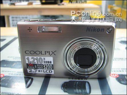 经典金属卡片尼康S700送2G卡仅2160元