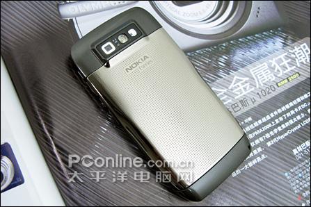 320万像素诺基亚全键盘商务E71售3360