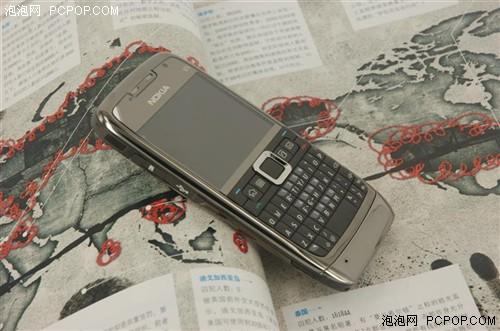320万像素诺基亚全键盘商务E71售3300