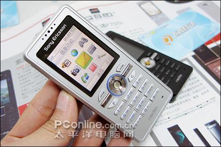 索尼爱立信 R300 独特收音功能索爱R系新机R300i卖1050