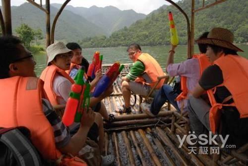 绿水天蓝洞险桐庐景 快活自在逍遥天极人