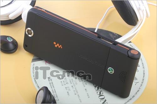 经典造型1500元内靓丽折叠手机搜罗(4)