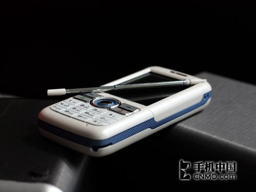 周华健代言纽曼低端音乐手机2610评测
