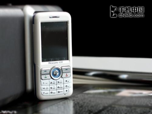 周华健代言纽曼低端音乐手机2610评测(3)