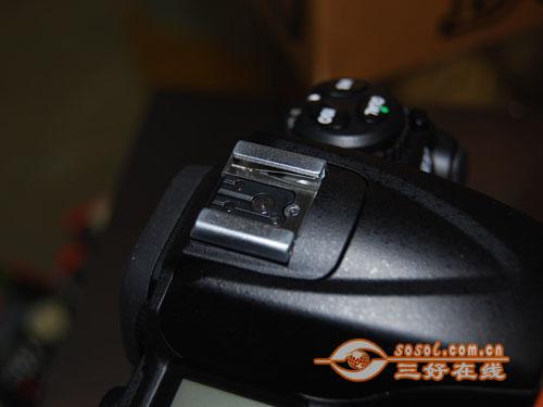 �ж˵���ŭ��700Ԫ�῵D300������Ԫ