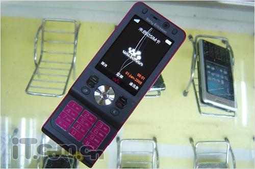 精致做工 索爱滑盖W910i粉色版仅1750_手机