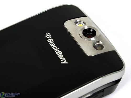 首款翻盖BlackBerry 黑莓8220试用手记 独特魅力黑莓首款翻盖智能8220试用(2)