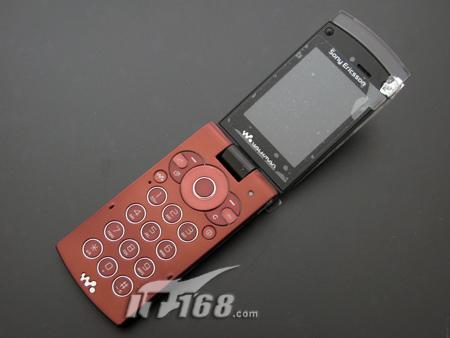 音乐旗舰索尼爱立信W980红色版售2190