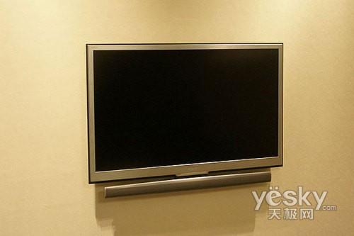 52xs1a液晶电视挂墙后的整体效果