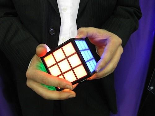 本周新奇数码鉴赏 103英寸触摸屏玩游戏_笔记