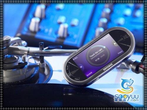 前卫新颖三星全触屏音乐M7600评测