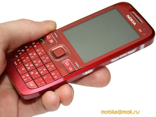 9.9毫米超薄诺基亚智能机E55红色亮相_手机