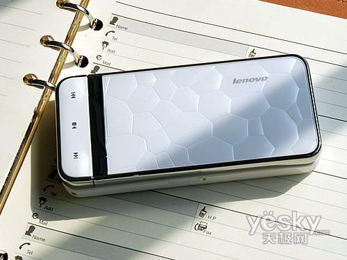 水立方造型 联想时尚旋转屏S700图赏_手机
