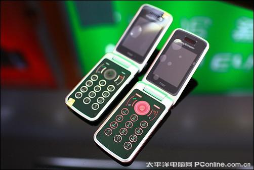 唯美镜面翻盖索尼爱立信T707行货登场