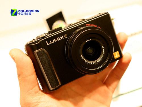 24mm超广角变焦镜头松下LX3售价3580元