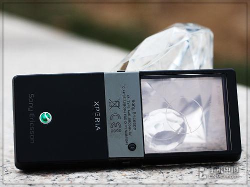 简约小巧精致索爱透明屏手机X5评测(2)