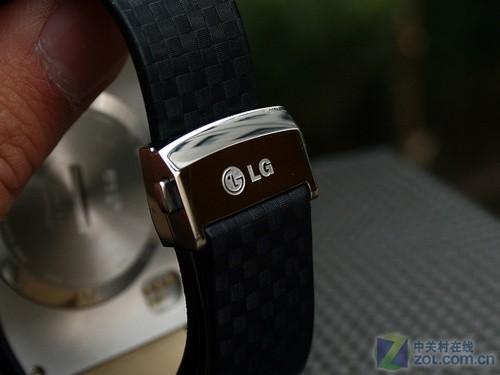 小巧精致3G电话LG手表手机GD910评测(3)