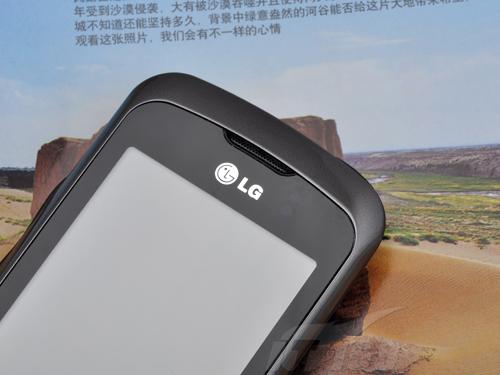 个性时尚LG触控手机KM555e精美图赏